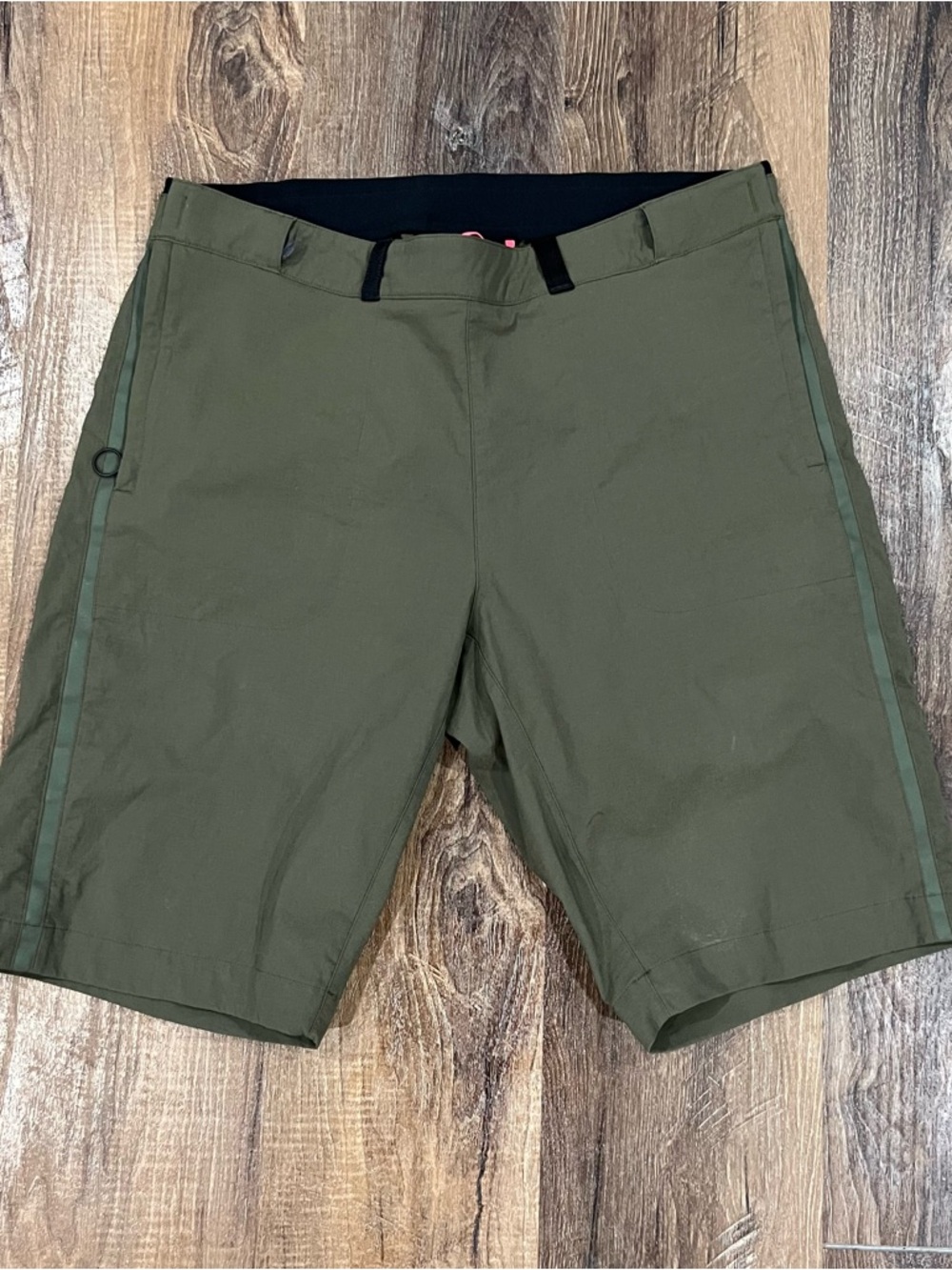 Rapha Commuter Shorts Mens Size 36 Olive Green 10” inseam *No Belt*